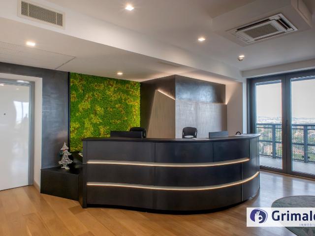 Ufficio con box doppio a Roma
