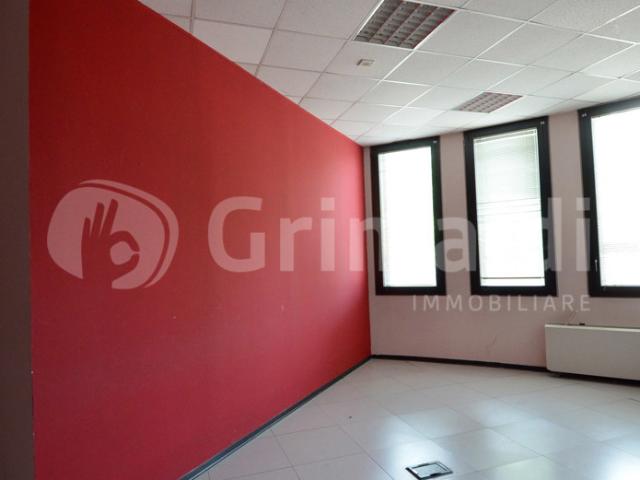 Ufficio con box doppio a Torino