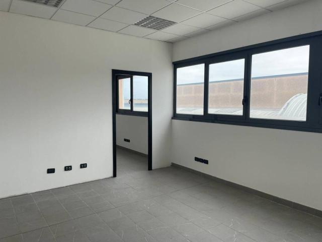 Ufficio in vendita a Imola