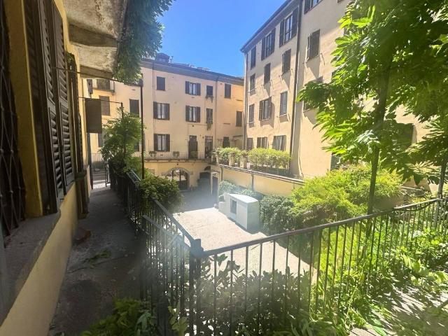 Prestigioso ufficio di 118 mq in affitto Via Giosuè Carducci, 38, Milano, Lombardia