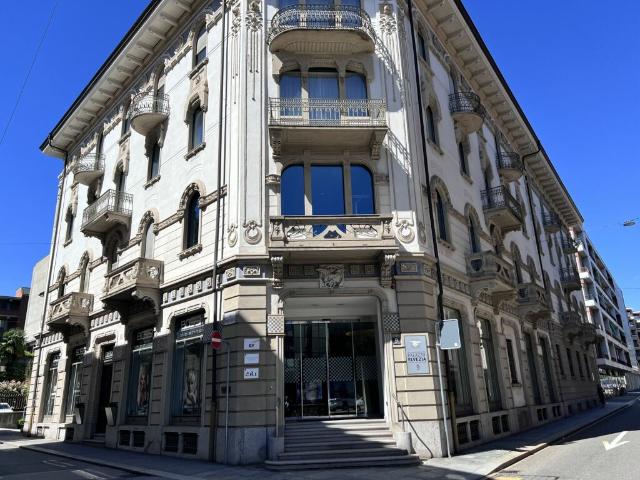 Ufficio di prestigio in un palazzo d'epoca in centro città