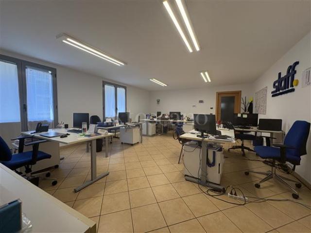 Ufficio di 180 mq a Famagosta, Barona Milano