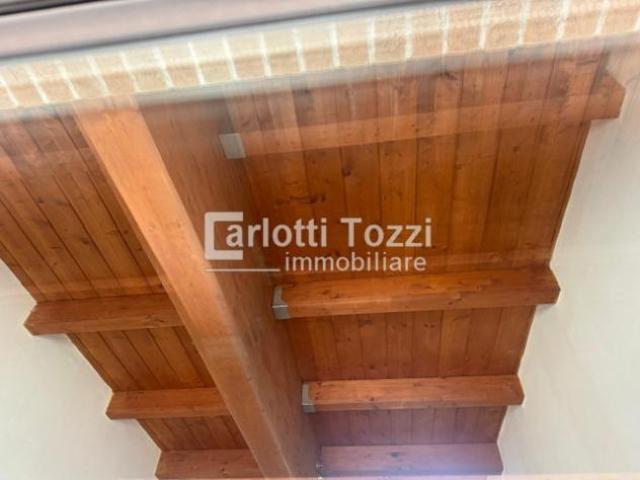 UFFICIO di 4 vani e di 80 mq GROSSETO rif. 03709