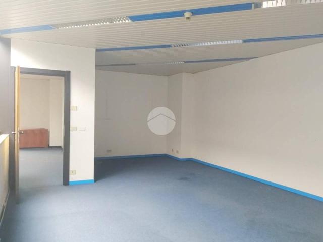 Ufficio in affitto a Travagliato