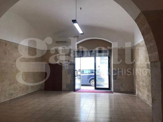 Ufficio in affitto a Trani