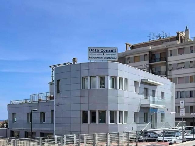 Ufficio in affitto a Vado Ligure