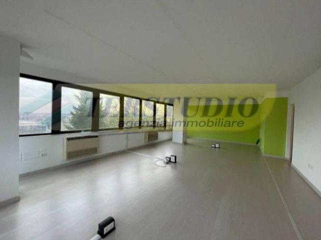 Ufficio in affitto a Vaprio D'Adda
