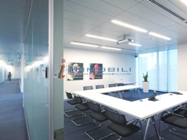 Ufficio in Affitto a Vimercate