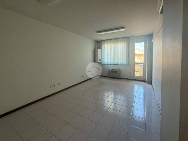 Ufficio in affitto a Viadana
