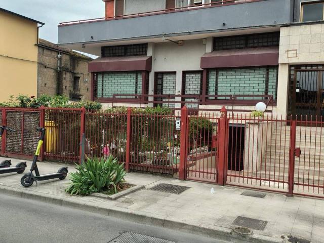 Ufficio in affitto a Acerra