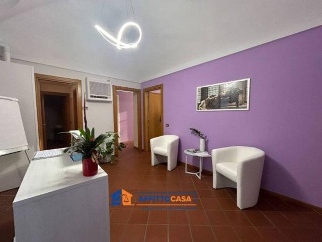 Ufficio in affitto a Alba