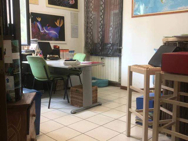 Ufficio in affitto a Altopascio in Buono composto da 2vani