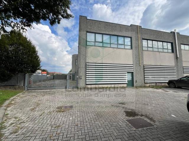 Ufficio in affitto a Ambivere