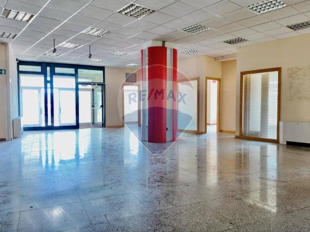 Ufficio in affitto a Ancona