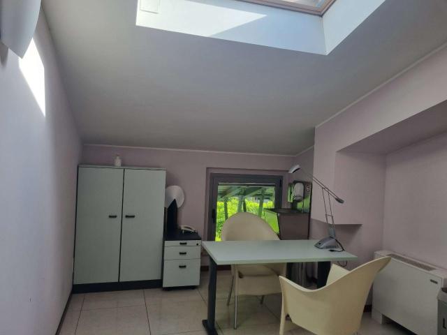 Ufficio in affitto a Assisi