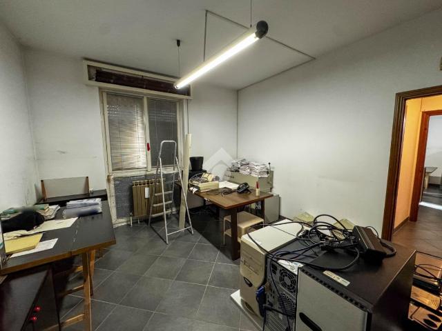 Ufficio in affitto a Barzano'