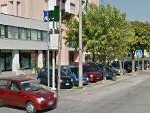 Ufficio in affitto a Bastia Umbra