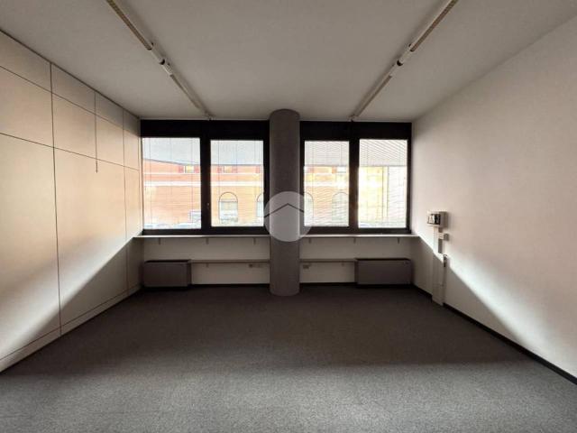 Ufficio in affitto a Brescia