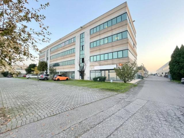 Ufficio in affitto a Brescia