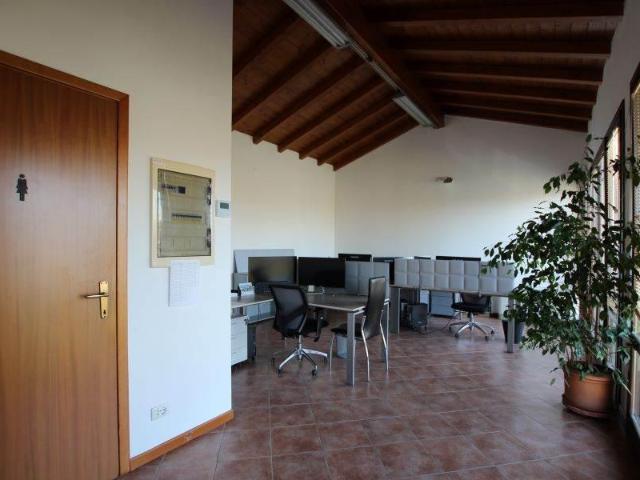 Ufficio in affitto a Calderara Di Reno