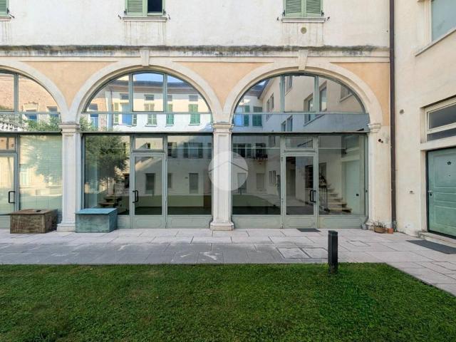 Ufficio in affitto a Castiglione Delle Stiviere