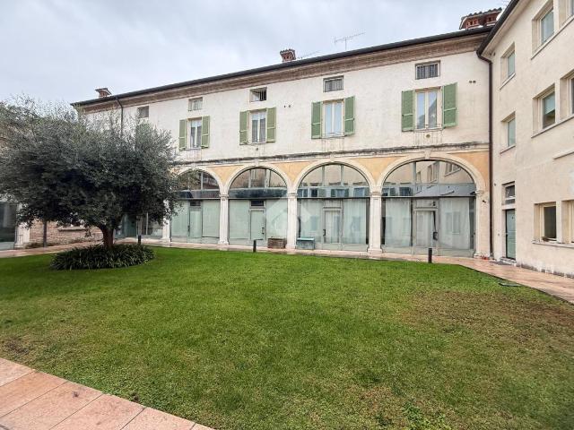 Ufficio in affitto a Castiglione Delle Stiviere
