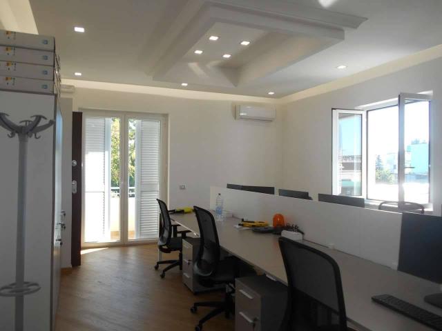 Ufficio in affitto a Casoria