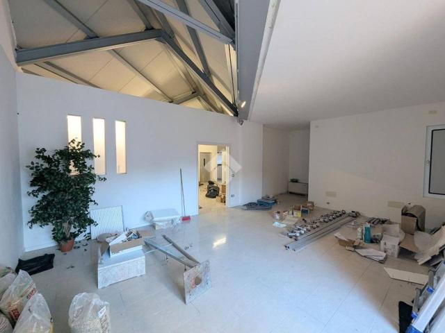 Negozio in affitto a Conegliano