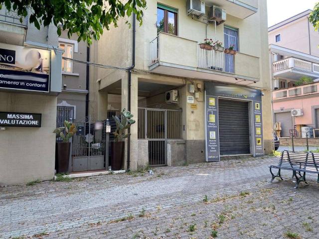 Ufficio in affitto a Crotone