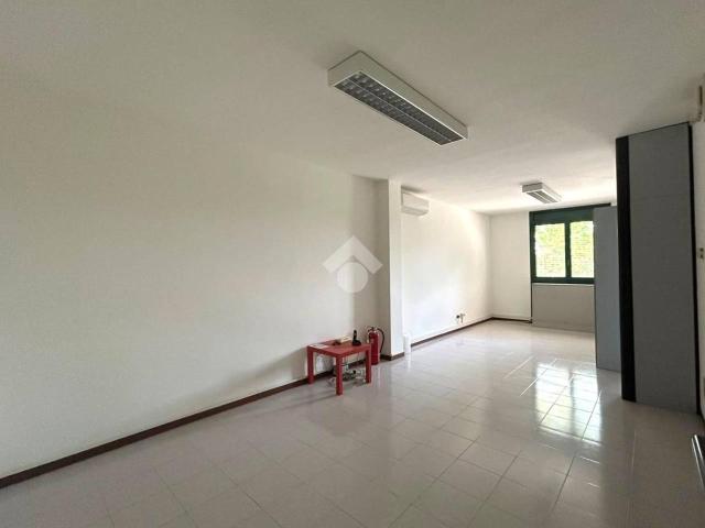 Ufficio in affitto a Creazzo