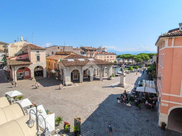 Ufficio in affitto a Desenzano Del Garda