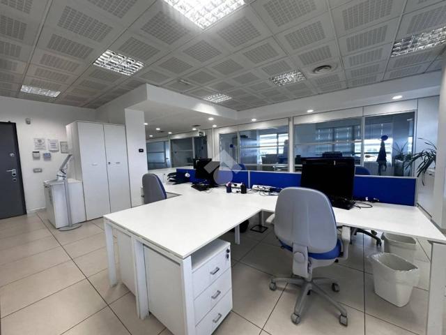 Ufficio in affitto a Desio