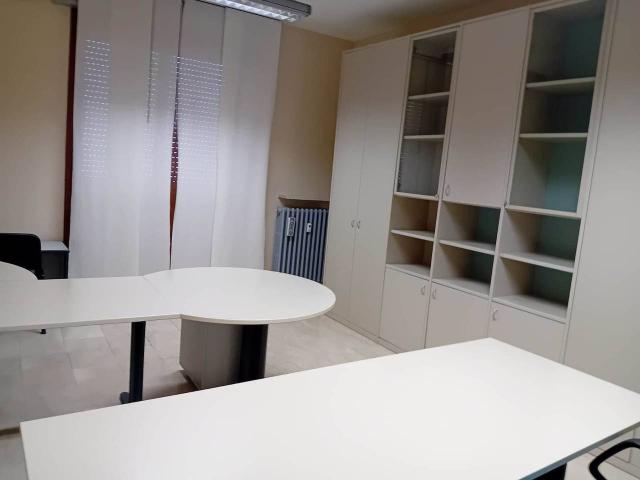 Ufficio in affitto a Fidenza