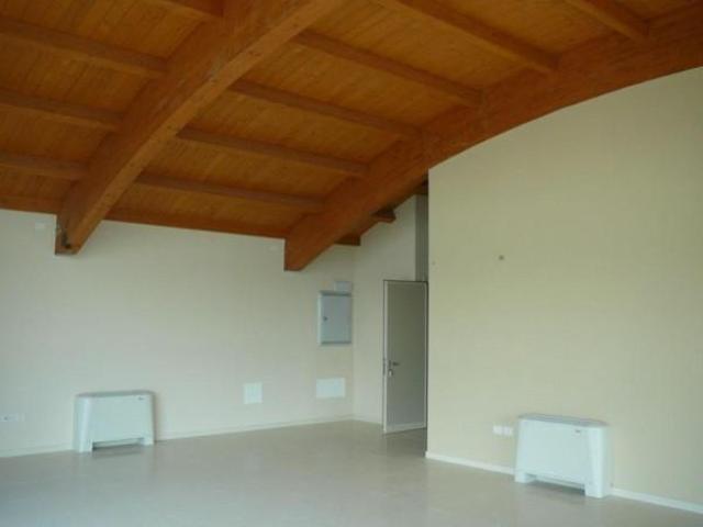 Ufficio in affitto a Fonte