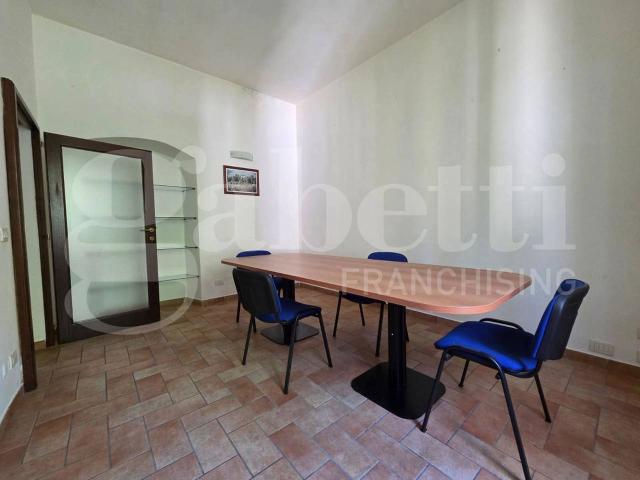 Ufficio in affitto a Foligno