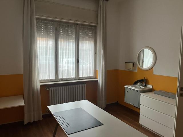 UFFICIO in AFFITTO a GIUSSANO