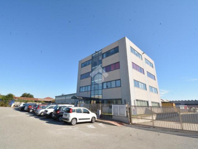 Ufficio in affitto a Leini'