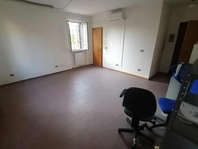 Ufficio in affitto a Lucca