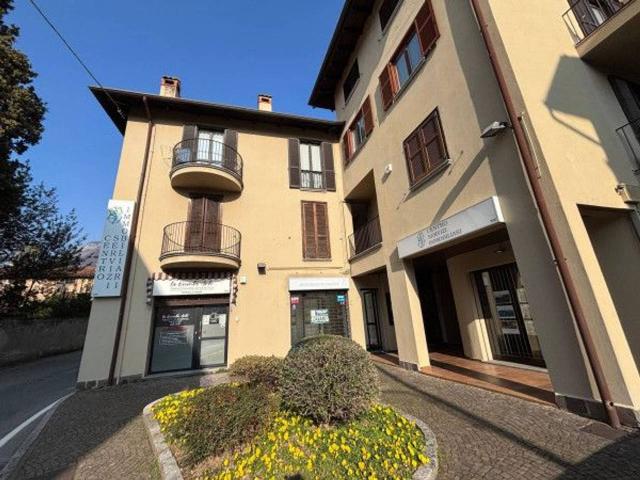 Ufficio in affitto a Mandello Del Lario