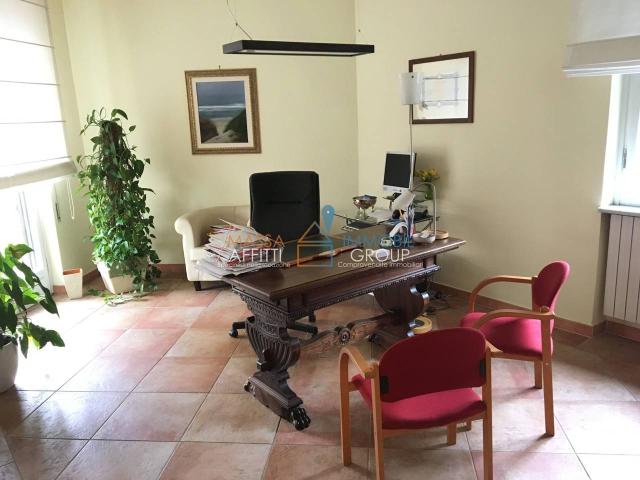 Ufficio in affitto a Massa