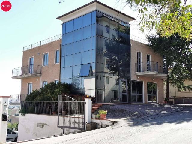 Ufficio in affitto a Monte San Giusto