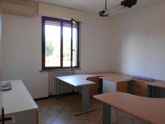 Ufficio in affitto a Montecchio Emilia