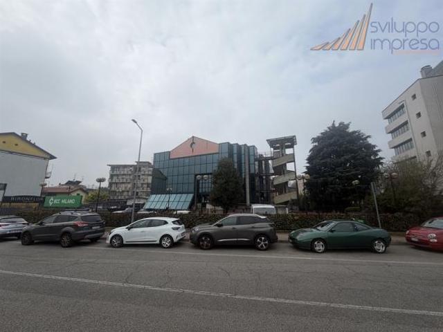 UFFICIO IN AFFITTO A MONZA