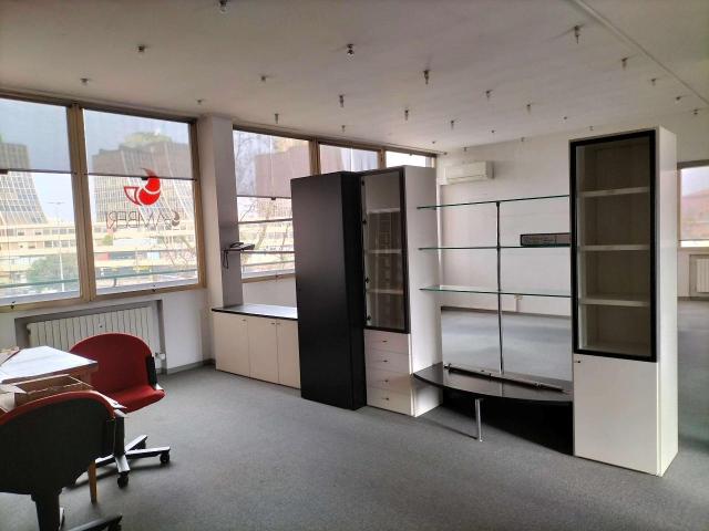 Ufficio in affitto a Modena