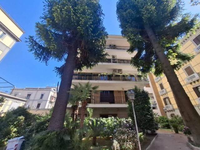 Ufficio in affitto a Napoli