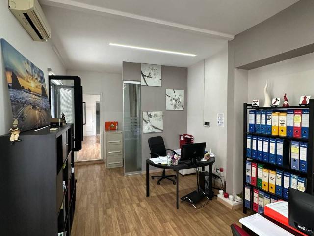Ufficio in affitto a Napoli