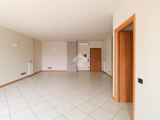 Ufficio in affitto a Palazzolo Sull'Oglio