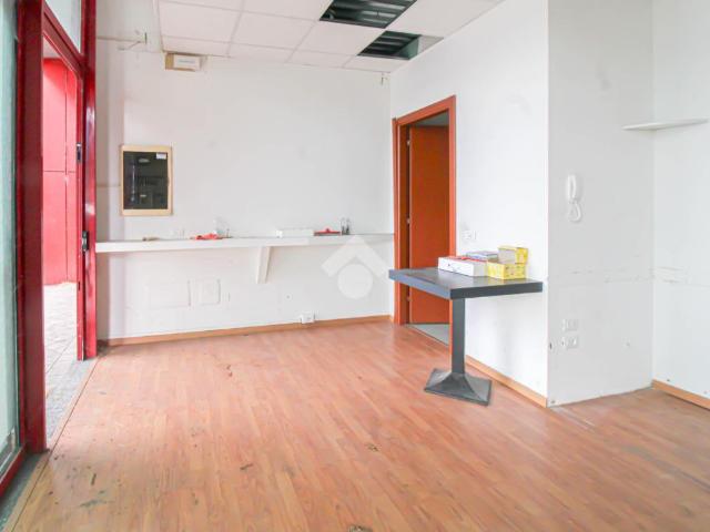 Ufficio in affitto a Paratico