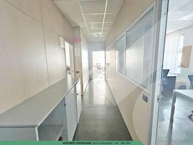 Ufficio in affitto a Pero