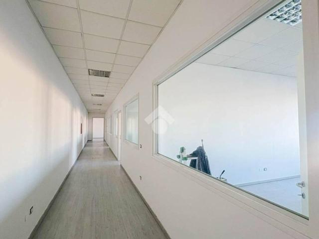Ufficio in affitto a Pioltello